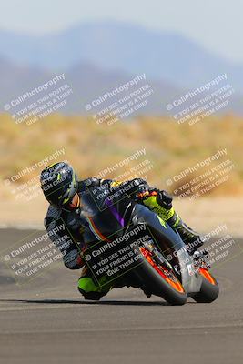 media/Oct-08-2022-SoCal Trackdays (Sat) [[1fc3beec89]]/Turn 16 (125pm)/